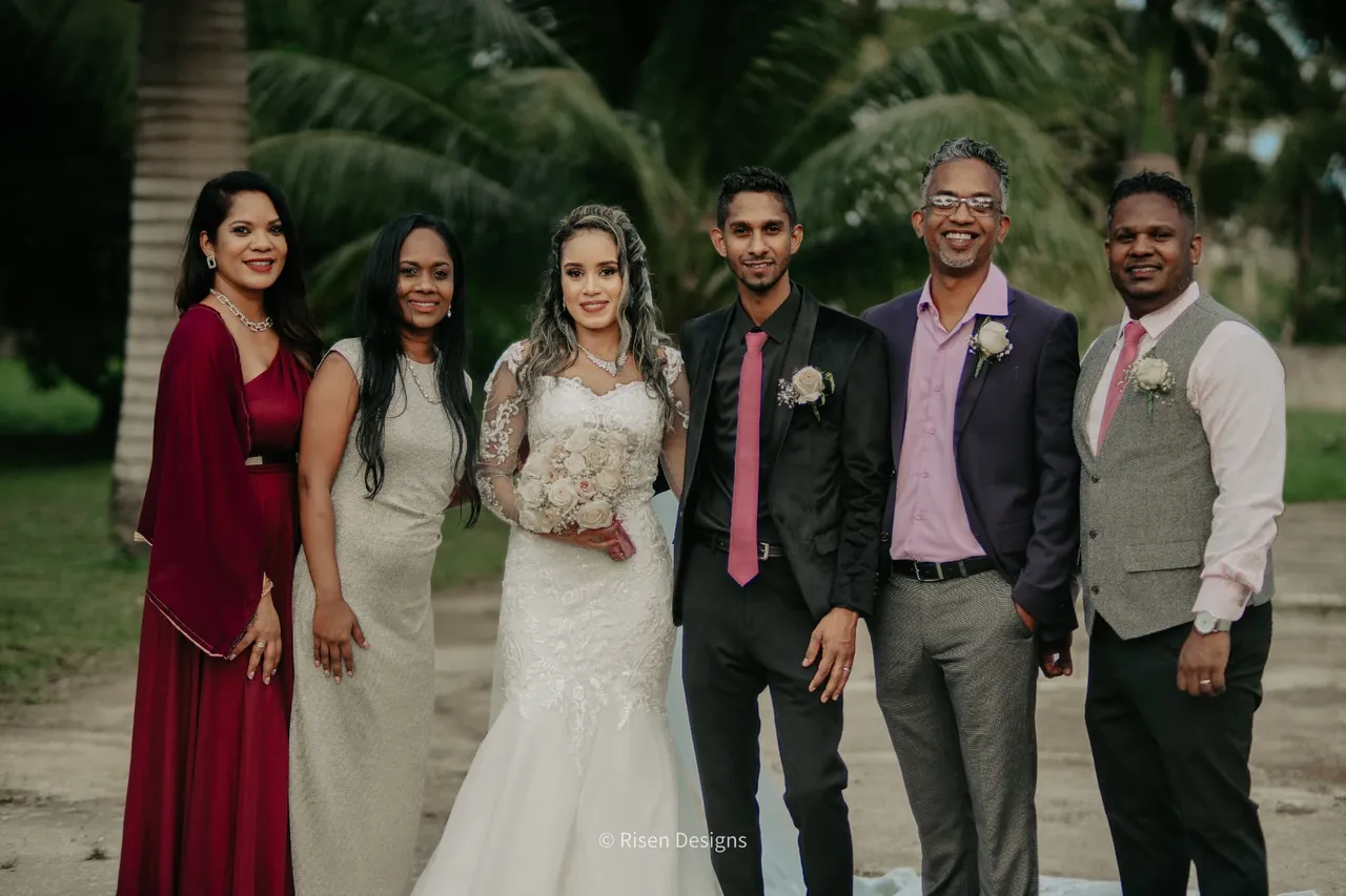 Timothy & Keziah — Family portrait — the bride's side